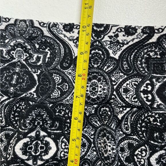 Black White Paisley Mandala Textured Scuba Shorts Tall Band Pockets Women Medium - Picture 8 of 11